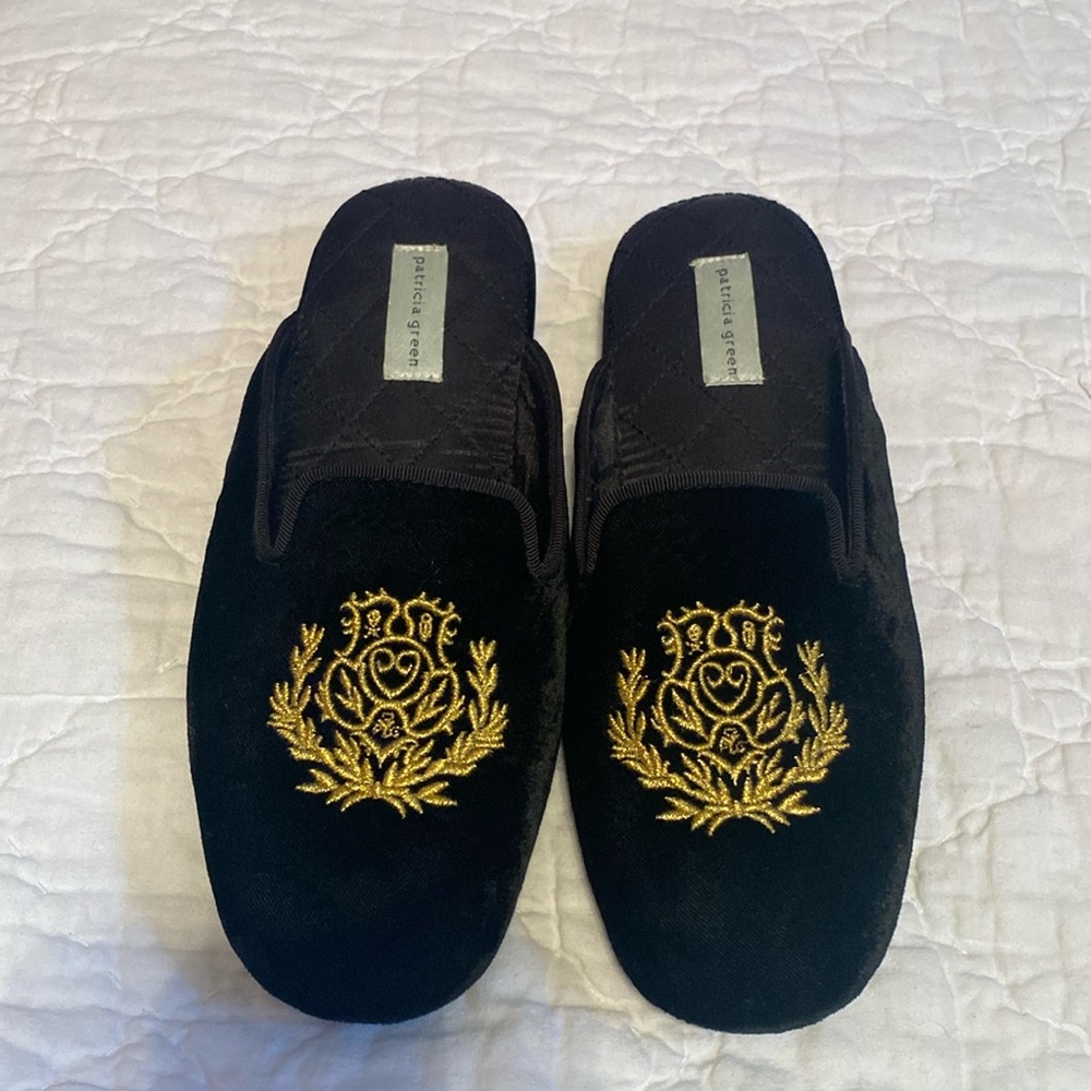 Almost new Beautiful Patricia Green slippers size 7